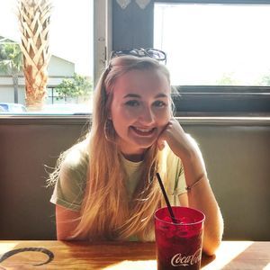 Meet your Posher, Kayla marie